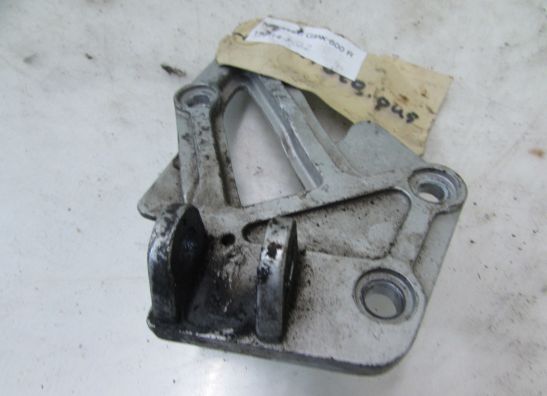 Fussrastetrager vorne rechts Kawasaki GPX 600