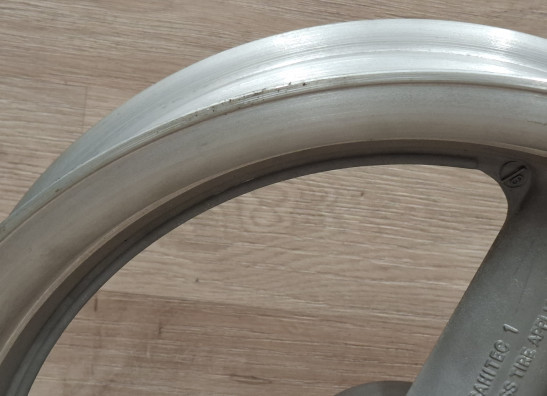 Voorvelg Suzuki SV 650