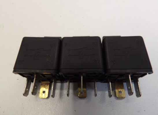 Relais Triumph Trophy 900