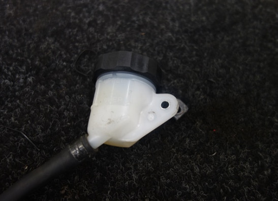 Rempomp achter Honda VFR 1200