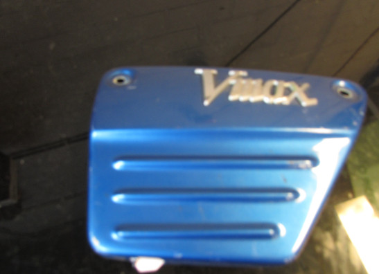 Cowl right small Yamaha V max