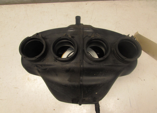 Air cleaner case Suzuki GSX F 750