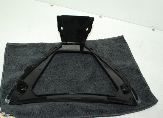 Cowl V shape under Suzuki GSX R 1000