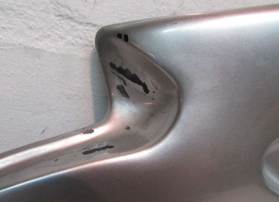 Rechter onderkuip Aprilia RSV 1000