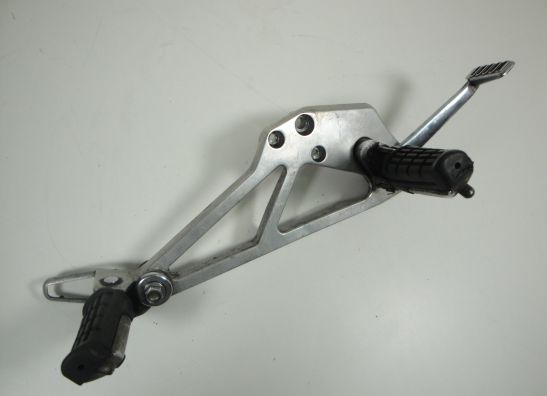 Fussrastetrager vorne rechts Honda VF 1000 F