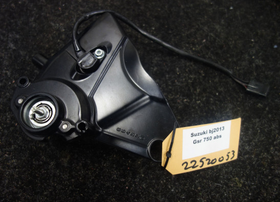 Engine cover front spocket Suzuki GSR 750