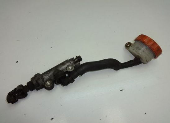 Rempomp achter Honda CBR 600 F
