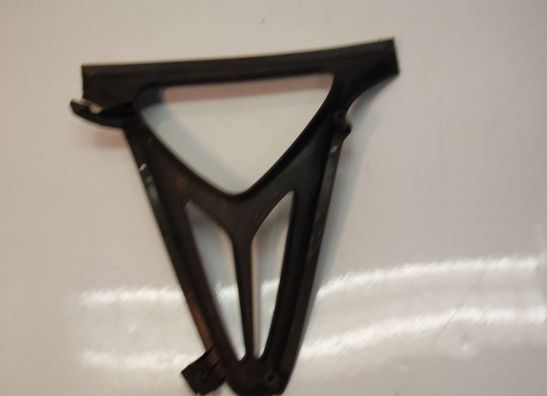 Cowl V shape under Yamaha YZF R1