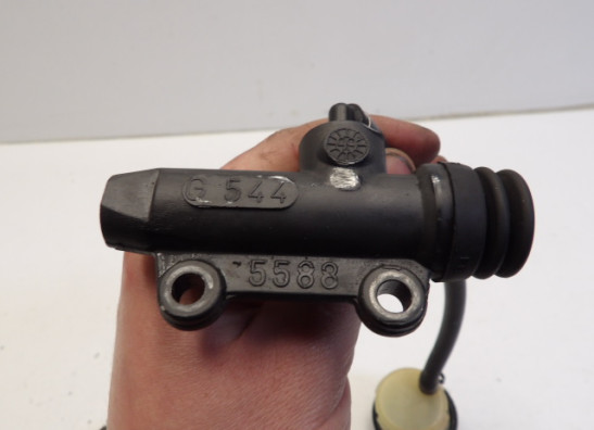 Rempomp achter BMW R 1150 GS