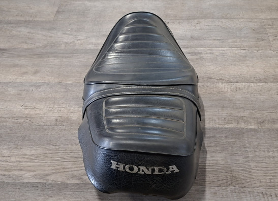 Zadel Honda CM 185 T