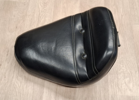 Zadel Honda VF 700  750 C Magna