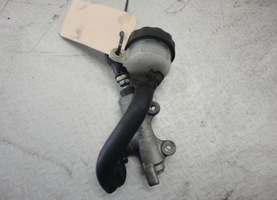 Rempomp achter Honda CBR Fireblade