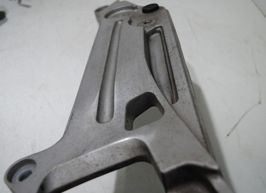 Main step holder left Yamaha GTS 1000