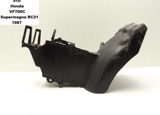 Batterie befestigung Honda VF 700  750 Supermagna