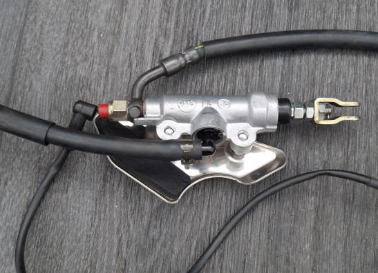 Rempomp achter Yamaha MT 03