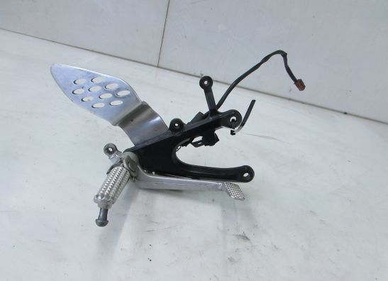 Fussrastetrager vorne rechts Yamaha YZF R1