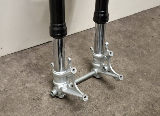 Voorpoten compleet Aprilia Tuono 660