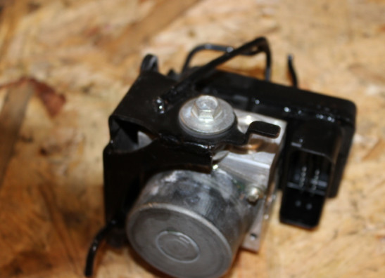 ABS pomp Kawasaki ER 6