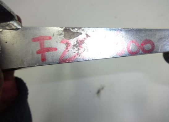 Main step holder left Yamaha FZR 600