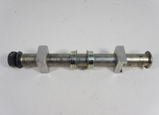 Rear axle Yamaha FZ6