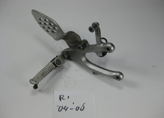 Main step holder right Yamaha YZF R1