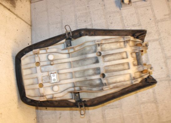 Zadel Yamaha XJ 900 S Diversion