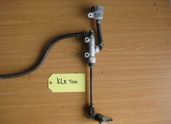 Rempomp achter Kawasaki KLE 500