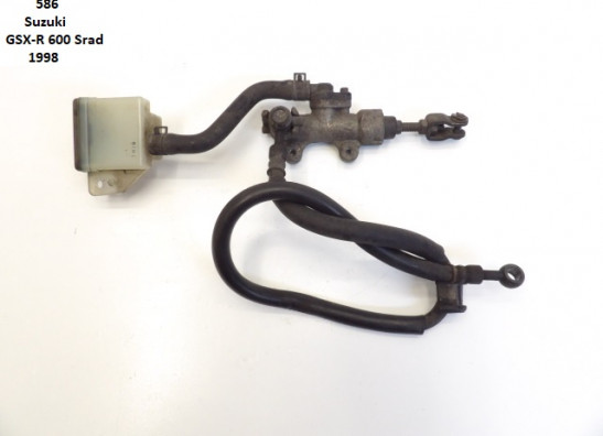 Rempomp achter Suzuki GSX R 600
