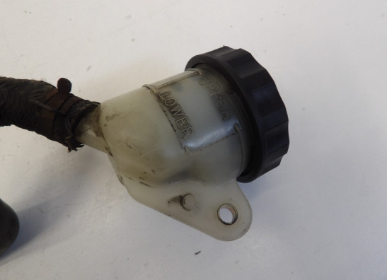 Rempomp achter Honda VFR 800 I