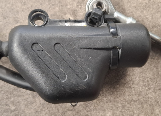 Rempomp achter KTM 690 Duke 4