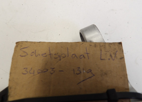 Fussrastetrager vorne links Kawasaki GPZ 500