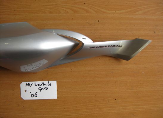 Rechter achterkant MV Agusta 910 Brutale