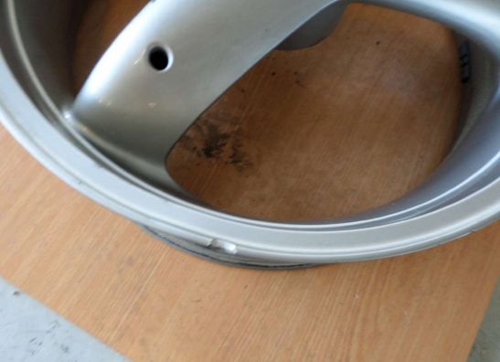 Rear wheel Triumph Speed Triple 955