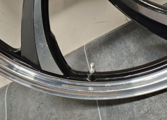 Felge vorne Victory Cross Roads 8-ball