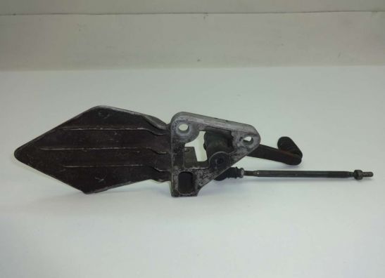 Fussrastetrager vorne links Honda CB 1