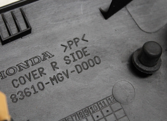 Cowl right small Honda CBR 600 F