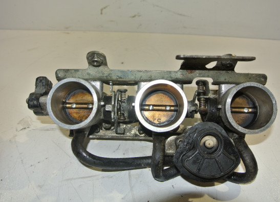 Gasklephuis Triumph Sprint ST 955