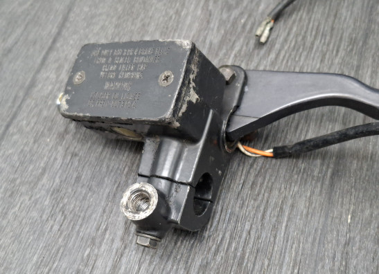 Front brake master cylinder  Suzuki GSX 750