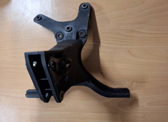 Upper cowl Stay Suzuki GSX R 600