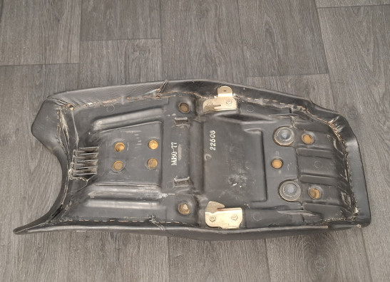 Zadel Honda VF 700  750 S Sabre