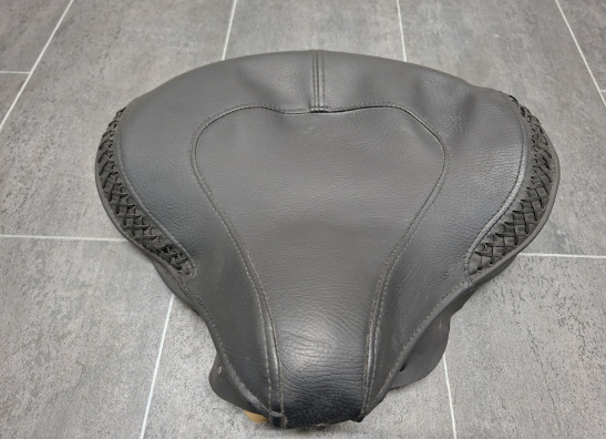 Zadel Harley Davidson FLSTSB Cross Bones
