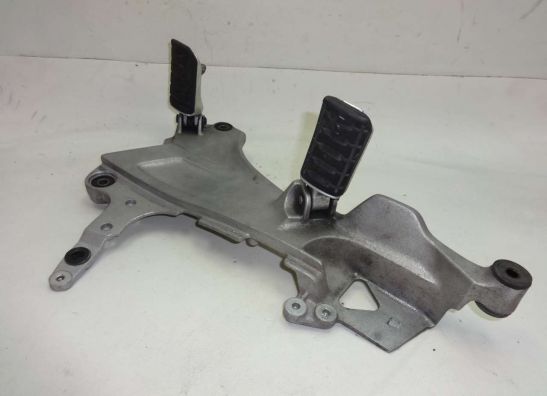 Fussrastetrager vorne rechts Honda ST 1100 Pan European