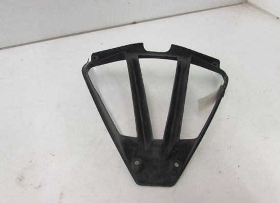 Cowl V shape under Yamaha YZF R1