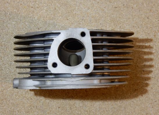 Cilinderkop Moto Guzzi V7 700