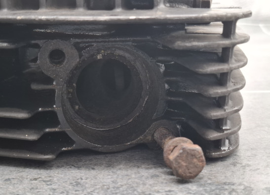 Cylinder head Suzuki GSX 400 E