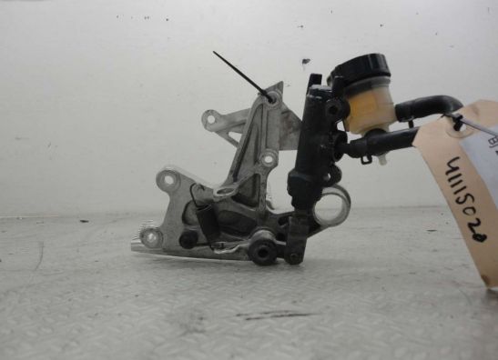 Fussrastetrager vorne rechts Honda CBR Fireblade