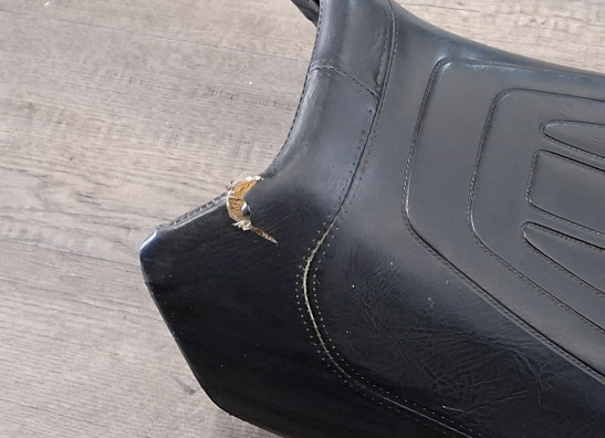 Zadel Honda VF 700  750 S Sabre