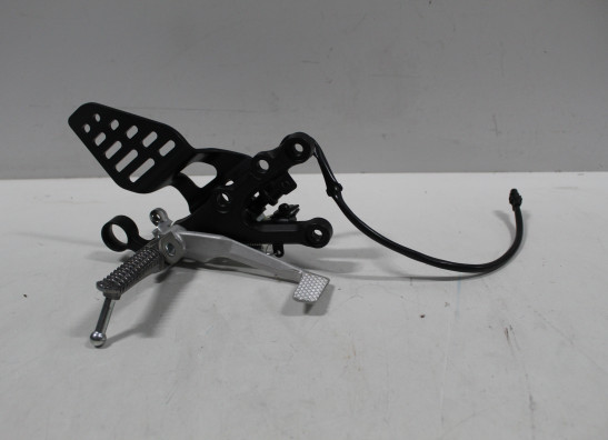 Main step holder right Yamaha YZF R6