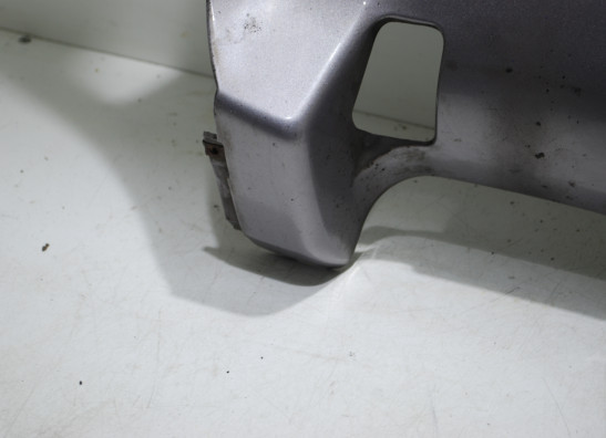 Cowl V shape under BMW K 1100 LT