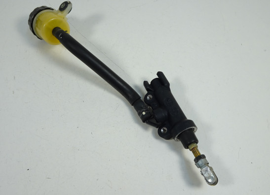 Rempomp achter Yamaha FZ1
